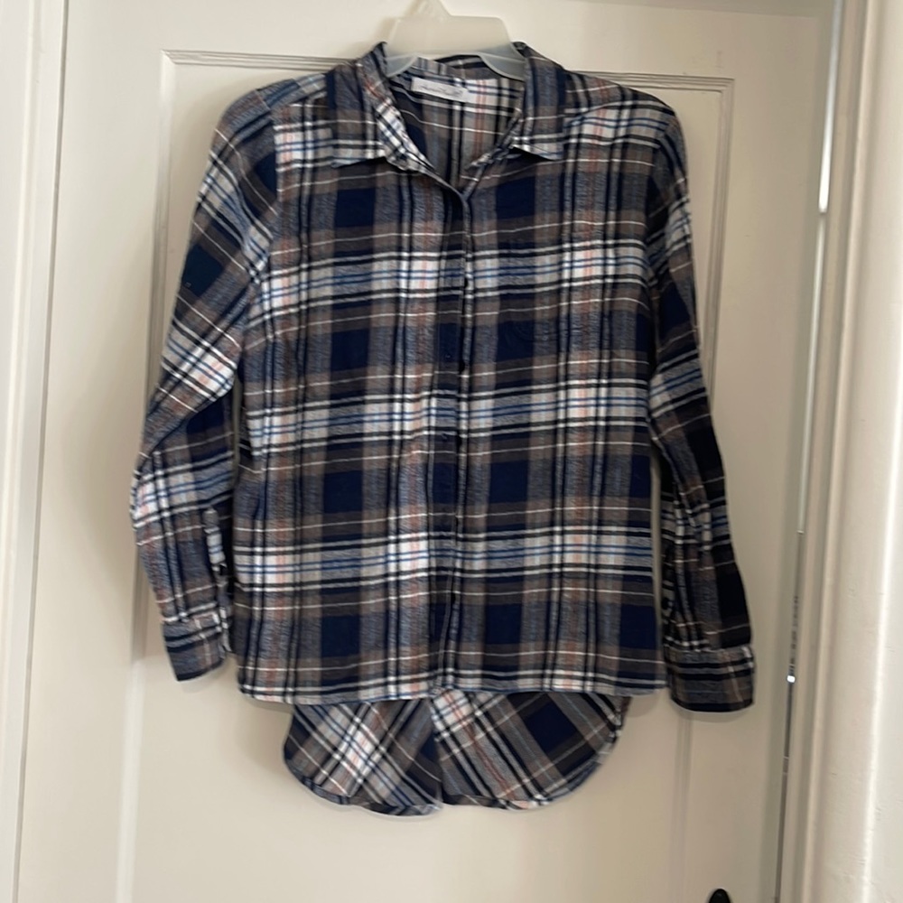 Women’s long sleeve flannel shirt XL plaid with blue and gray.
